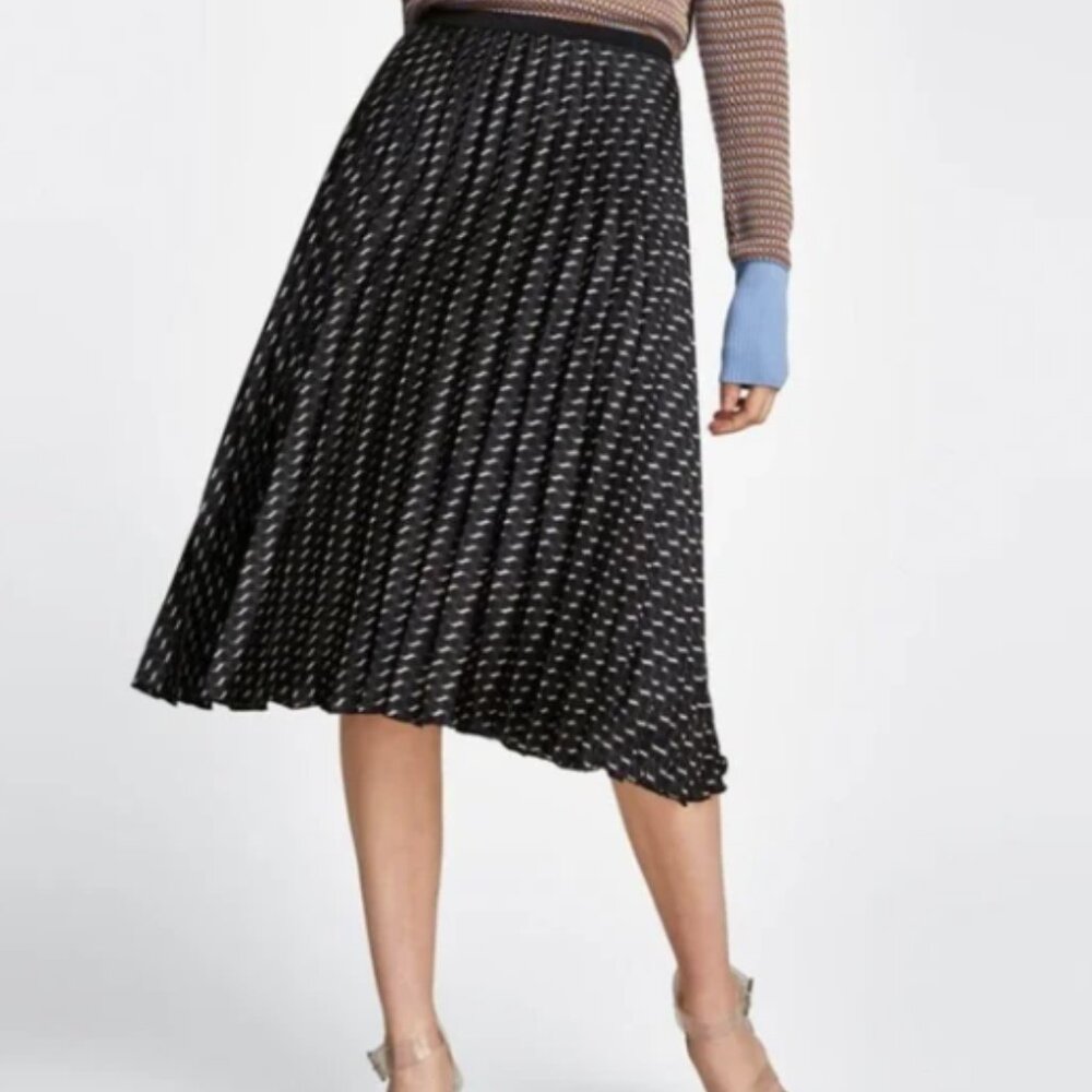 ZARA Size Medium Chic Black White A-Line Pleated Midi Skirt Geometric Pull-On